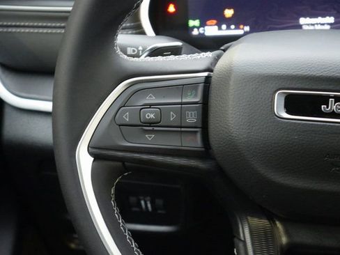 New 2025 Jeep Grand Cherokee Laredo AWD/4WD image 16