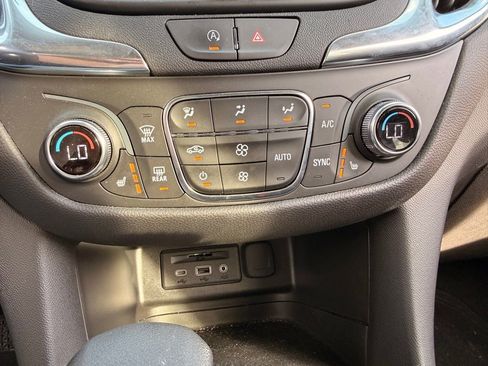 Used 2024 Chevrolet Equinox LT image 4