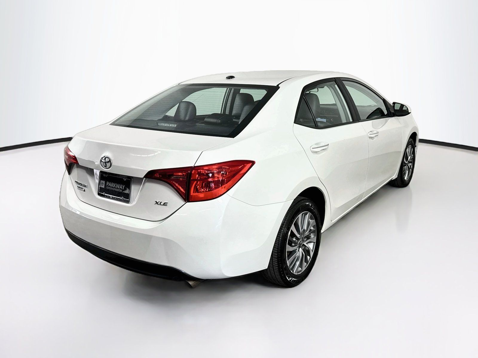 Used 2019 Toyota Corolla XLE w/ Carpet Mat Package (TMS) FWD image 7
