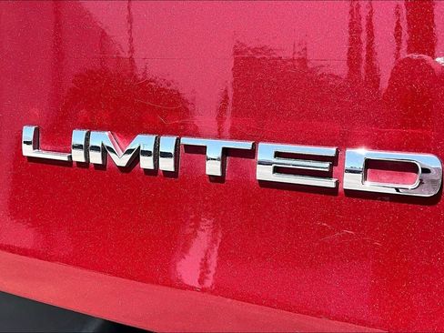 Used 2014 Jeep Cherokee Limited w/ Technology Group FWD image 23