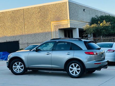 Used 2004 INFINITI FX35 2WD w/ Technology Pkg image 8