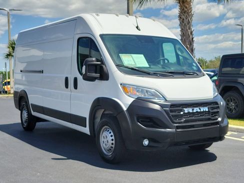 Used 2025 RAM ProMaster 2500 w/ Convenience Group FWD image 1