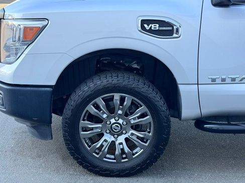Used 2017 Nissan Titan S AWD/4WD image 33