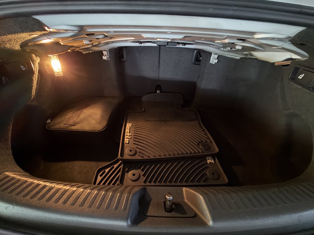 Used 2019 Volkswagen Beetle 2.0T SE FWD image 28