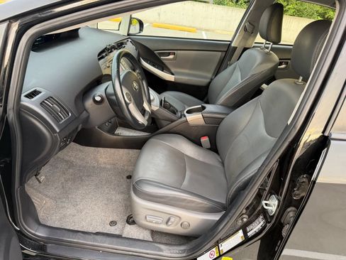 Used 2014 Toyota Prius Four FWD image 20