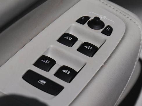 Used 2024 Volvo XC60 B5 Core image 17