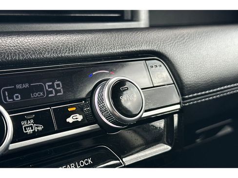 Certified 2025 Honda Pilot EX-L image 30
