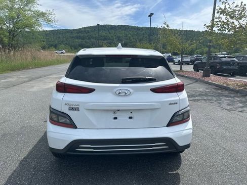 Certified 2023 Hyundai Kona SE FWD image 4