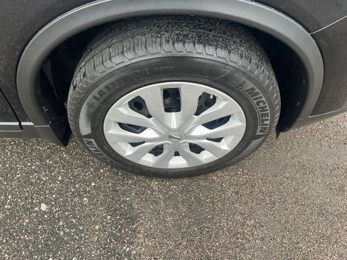 Used 2016 Nissan Rogue S FWD image 14