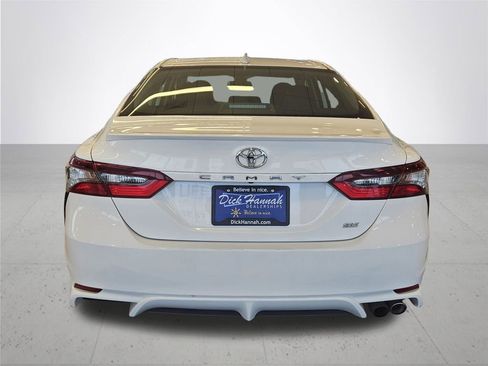 Used 2022 Toyota Camry SE image 8