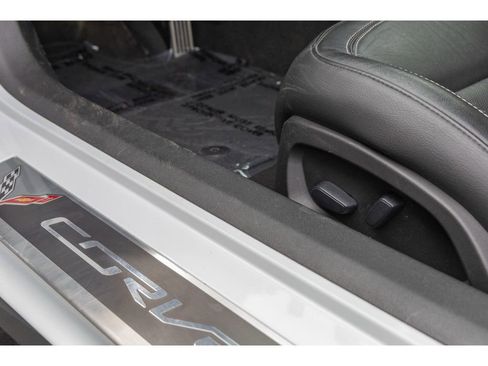 Used 2019 Chevrolet Corvette Stingray 1LT image 17