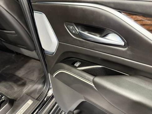 Used 2023 Cadillac Escalade ESV Sport Platinum image 31