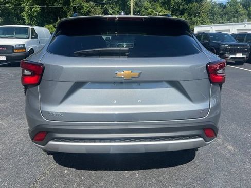 New 2026 Chevrolet Trax LT w/ LT Convenience Package FWD image 18