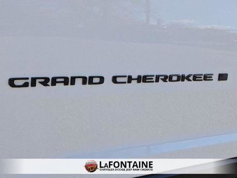 Certified 2024 Jeep Grand Cherokee L Altitude image 10