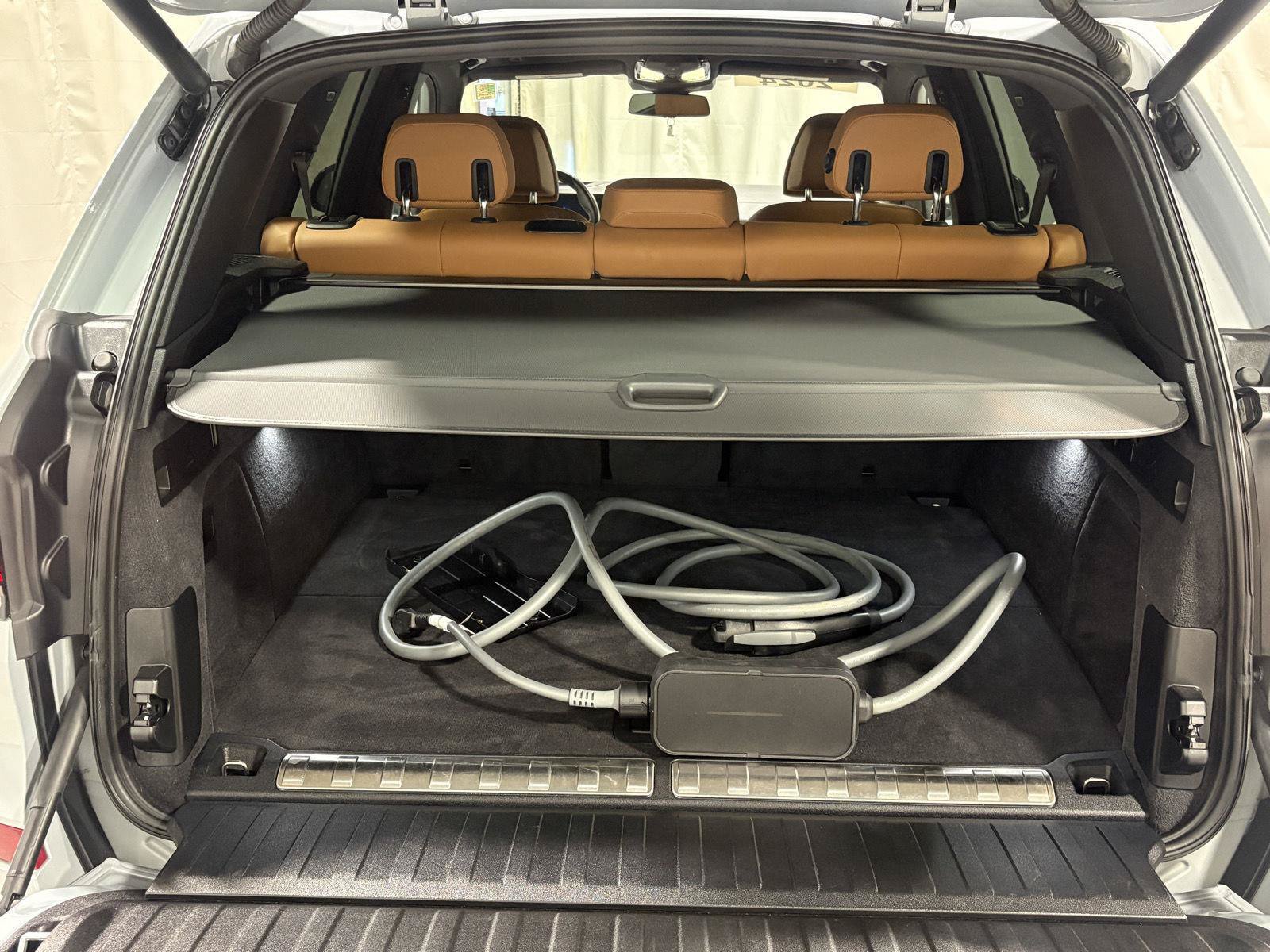 Used 2024 BMW X5 xDrive50e w/ Executive Package AWD/4WD image 23