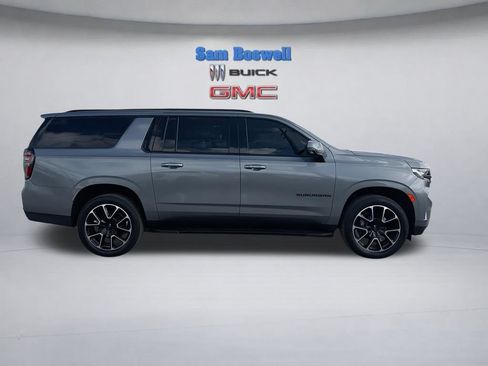 Used 2022 Chevrolet Suburban RST w/ Luxury Package AWD/4WD image 10