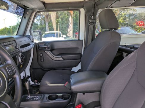 Used 2015 Jeep Wrangler Sport image 18