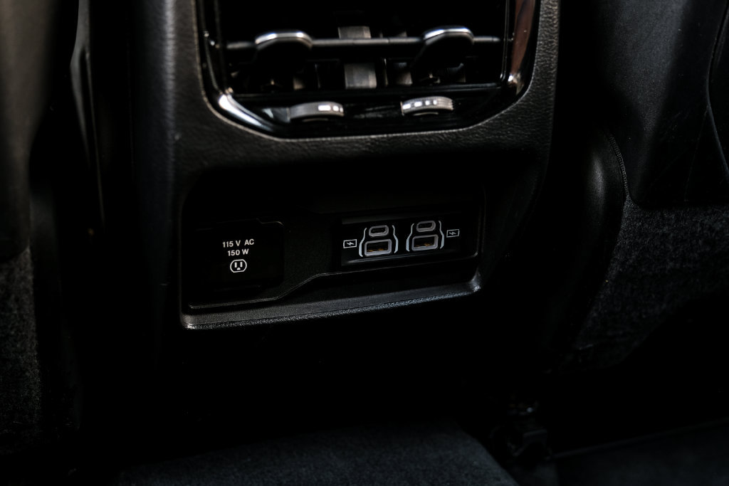 Used 2022 Jeep Grand Cherokee Overland w/ Luxury Tech Group IV AWD/4WD image 55