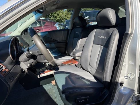 Used 2004 Nissan Altima 3.5 SE image 8