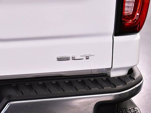 Used 2025 GMC Sierra 1500 SLT image 13