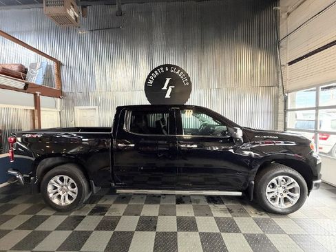Used 2022 Chevrolet Silverado 1500 LTZ w/ LTZ Premium Package AWD/4WD image 7