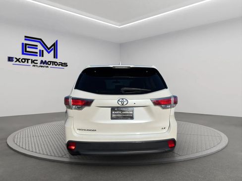 Used 2015 Toyota Highlander Plus FWD image 4