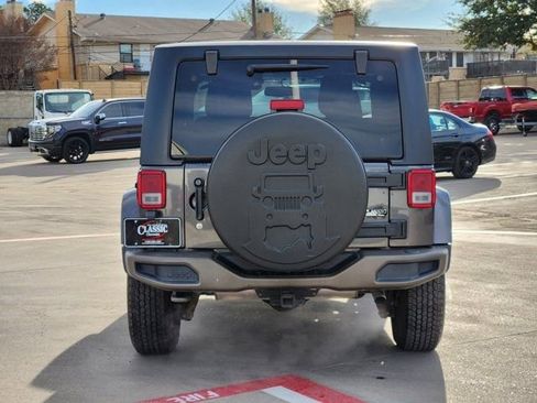 Used 2017 Jeep Wrangler 75th Anniversary image 12