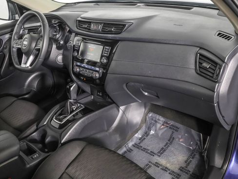 Used 2019 Nissan Rogue SV image 43