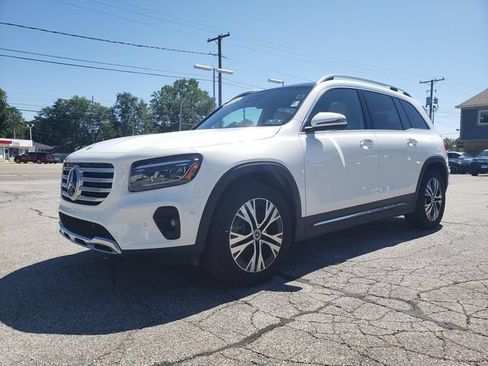 Used 2024 Mercedes-Benz GLB 250 4MATIC image 4