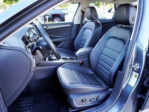Used 2024 Volkswagen Jetta SE FWD image 14