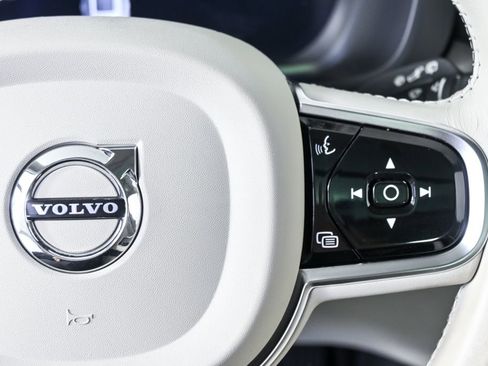 Used 2023 Volvo XC60 B5 Ultimate w/ Protection Package Premier FWD image 13