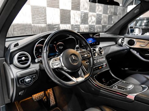 Used 2021 Mercedes-Benz GLC 300 image 3