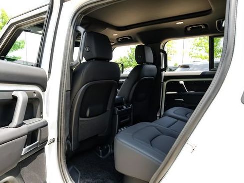 New 2026 Land Rover Defender 110 X-Dynamic SE AWD/4WD image 46