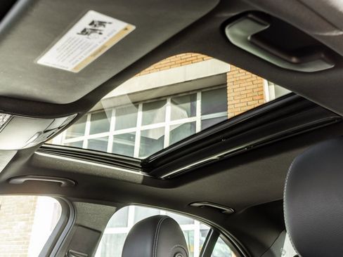 Used 2018 Mercedes-Benz C 300 4MATIC Sedan image 11