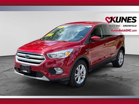 Used 2017 Ford Escape SE FWD image 4