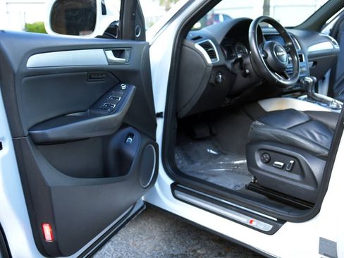 Used 2017 Audi Q5 2.0T Premium Plus w/ Technology Package image 23