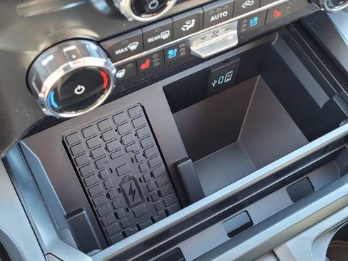 New 2026 Ford F250 Lariat w/ Lariat Premium Package image 47