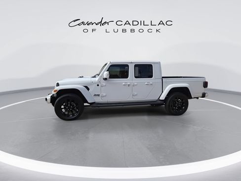 Used 2022 Jeep Gladiator Overland AWD/4WD image 6