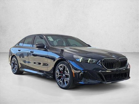 New 2026 BMW 530i xDrive w/ M Sport Package image 6