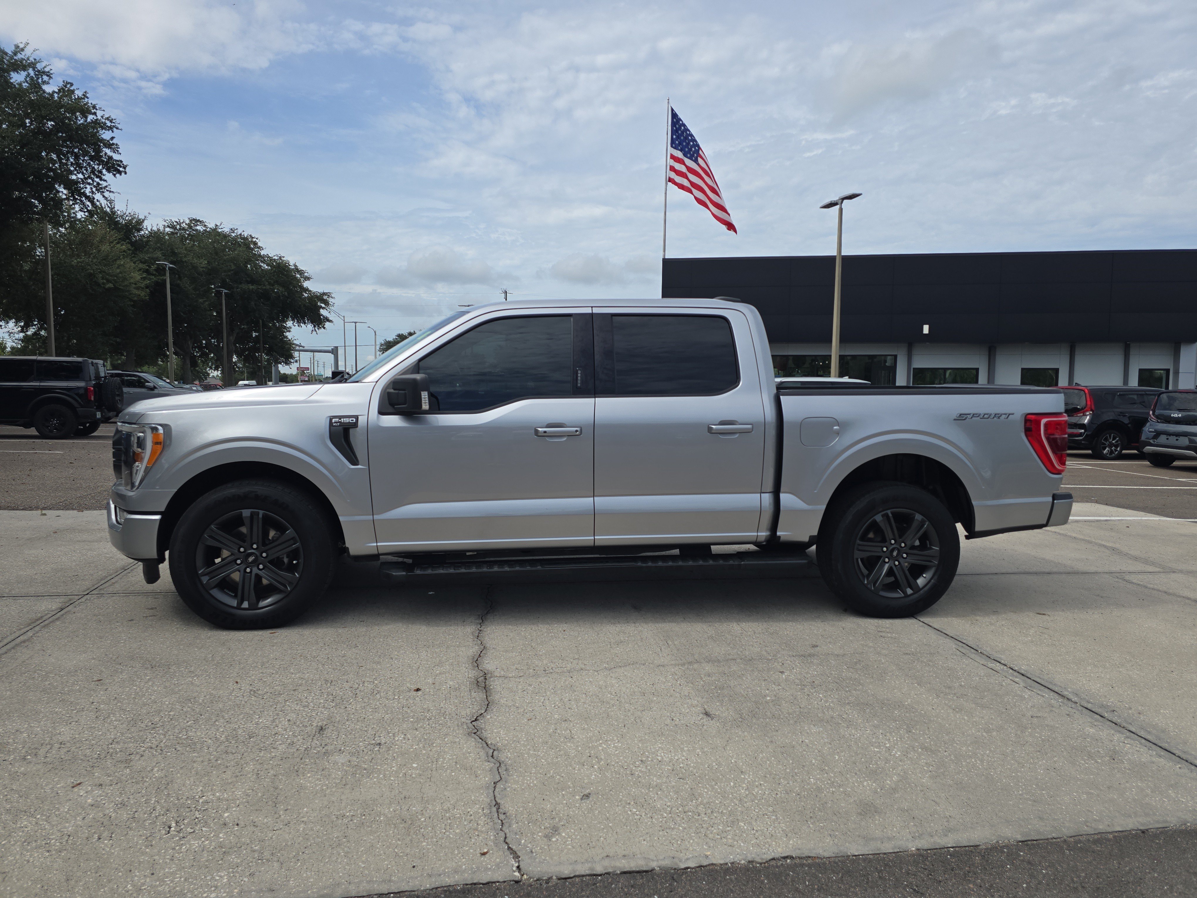 Used 2023 Ford F150 XLT w/ Equipment Group 302A High RWD image 5