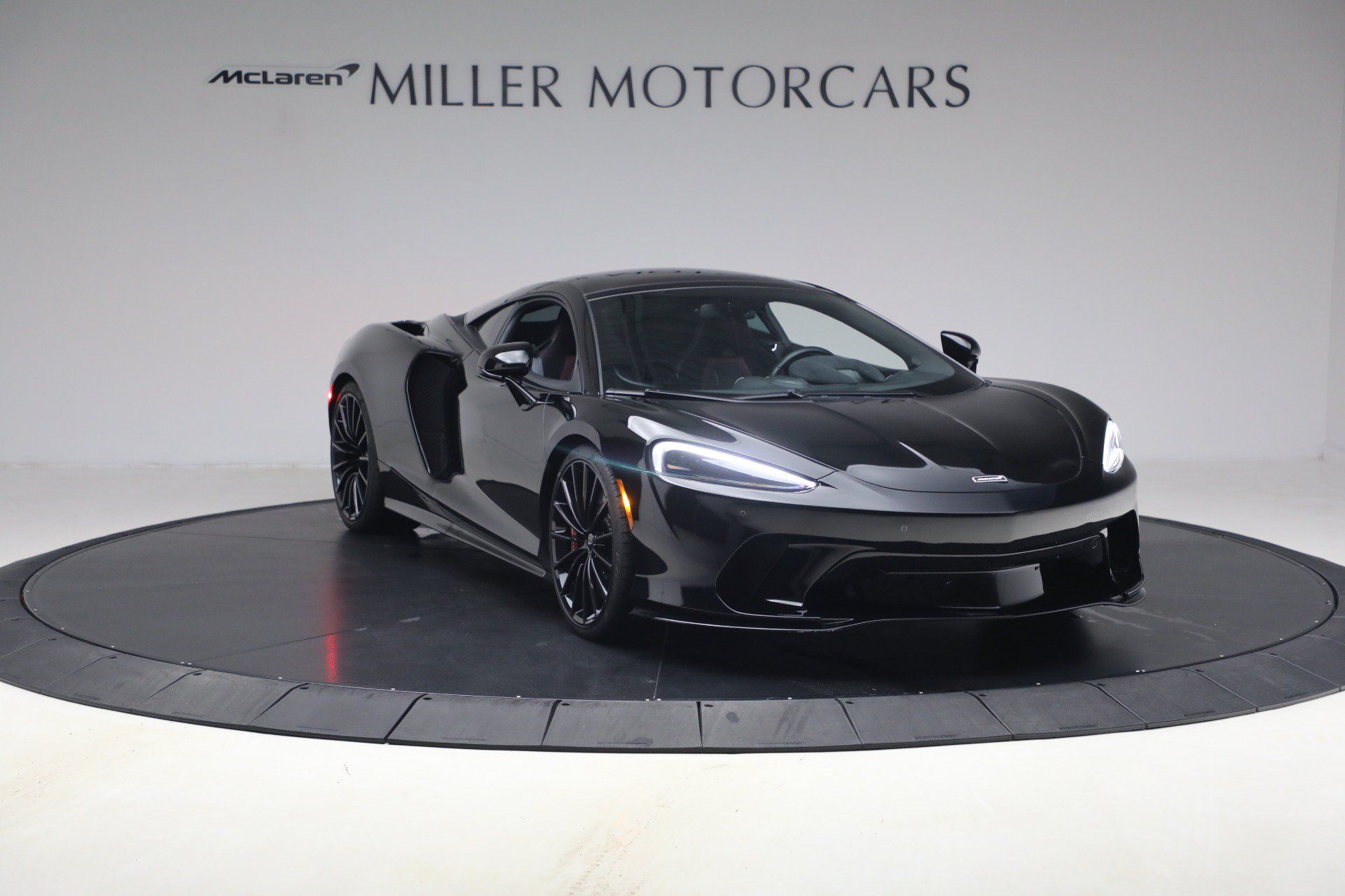 Used 2023 McLaren GT RWD image 11