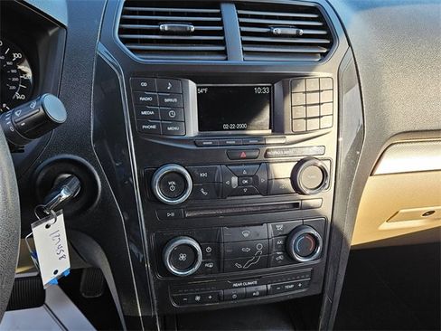 Used 2017 Ford Explorer Base image 17