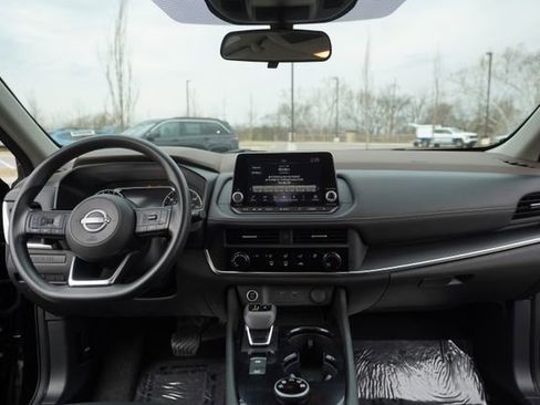 Used 2023 Nissan Rogue S image 56