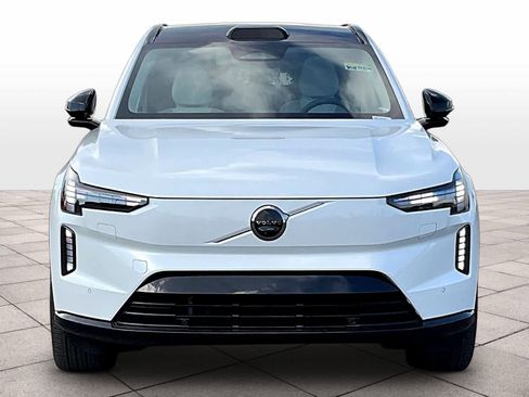 New 2025 Volvo EX90 Plus image 5