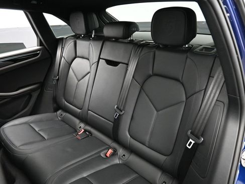 Certified 2025 Porsche Macan image 24