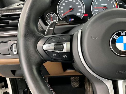 Used 2018 BMW M4 Competition image 22