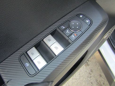 Used 2026 Mitsubishi Outlander AWD image 14