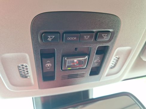 Used 2022 Toyota Camry XSE FWD image 27