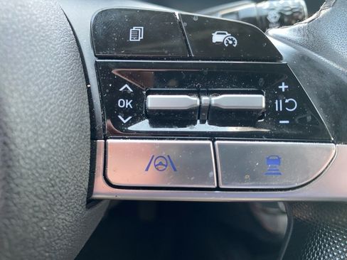 Used 2024 Hyundai Elantra SEL w/ Convenience Package FWD image 24