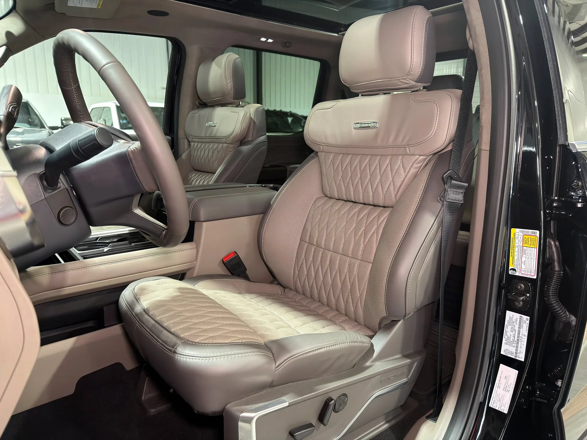 Used 2027 Ford F450 Platinum w/ Platinum Plus Package AWD/4WD image 20